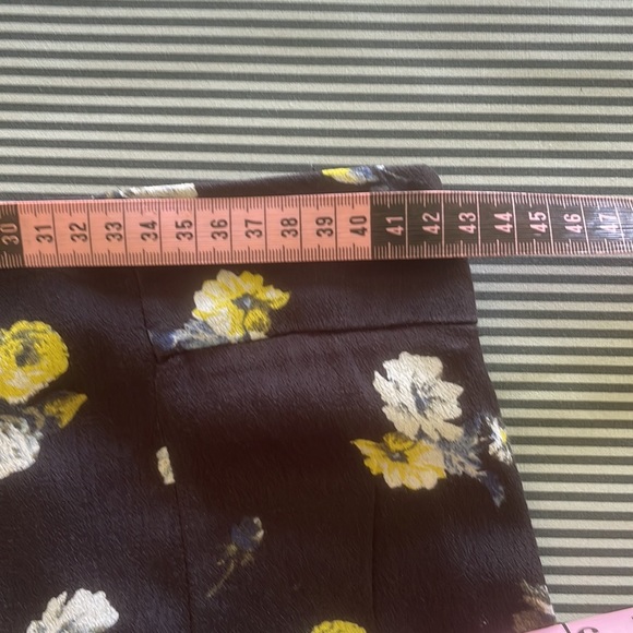 Nunui Floral Navy Blue Womens Shorts AU 12 - Blue with colourful flowers - Picture 9 of 16